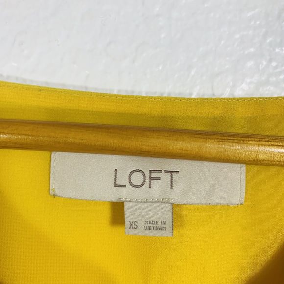 LOFT Yellow Quarter Button Ruffle Sleeve Cuff Blouse Size XS Women’s - Picture 7 of 9